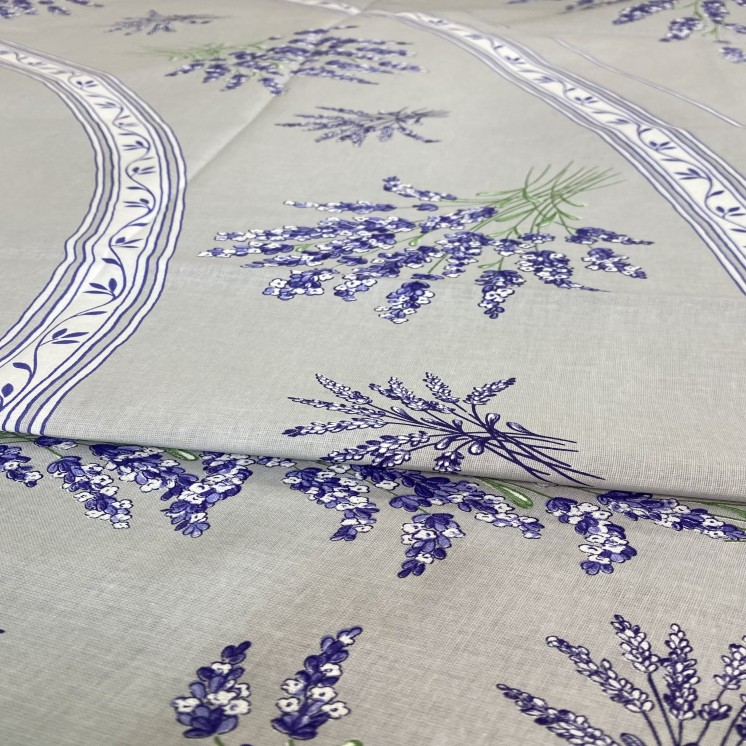 Nappe lavande blanche